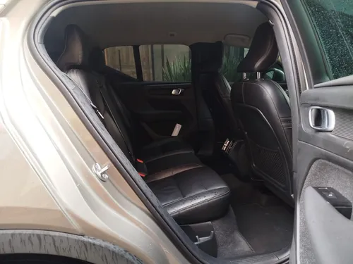 Volvo XC40 MONENTUM 2.0 TURBO AWD 2022