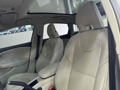 Volvo V40 2.0 T5 CROSS COUNTRY AWD TURBO GASOLINA 4P AUTOMÁTICO