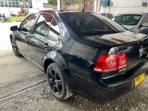 Volkswagen Jetta Tred. Line Mecanico 2013