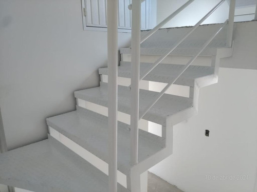 Sobrado Com 2 Dormitórios, Sendo 1 Suíte, Garagem Coberta P/ 2 Carros À Venda, 123 M² Por R$ 430.000 - Camaquã - Porto Alegre/rs - So0156