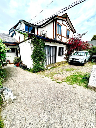 Casa En Tranquilo Pasaje, Sin Ruido.