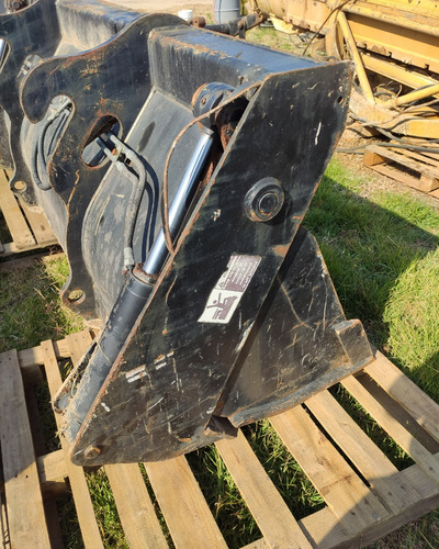 Bote Frontal Almeja Retroxcavadora Usado