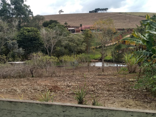 Casa Com 3 Quarto Sendo Uma Suíte Sala Grande E Ampla Cnasce