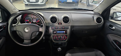 Volkswagen Voyage 1.6 Highline 101cv