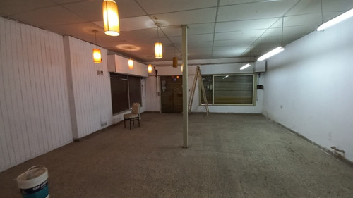 Imagen 3 de 22 de Local + Galpon/deposito En Venta. Sobre Av. Sabattini 4300, Zona Ideal.