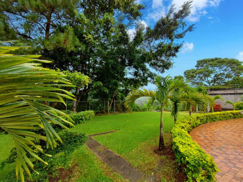 Imagen 14 de 30 de En Venta Exclusiva Propiedad En Urb Privado El Feudo