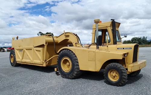 Imagen 2 de 13 de 18) Camion Tornapipa Articulada John Deere