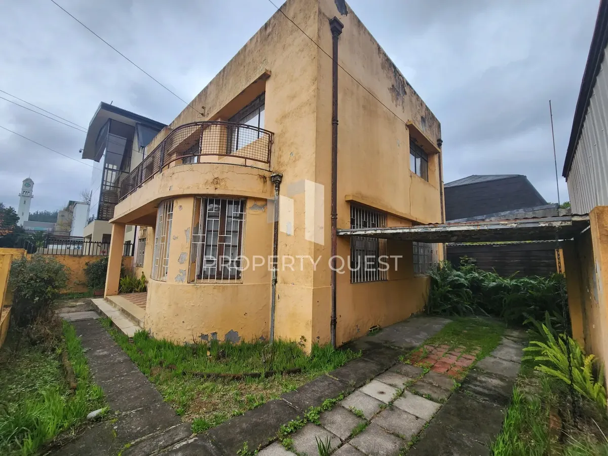 Imagen 3 de 26 de Venta Casa 4d+3b Barrio Universitario