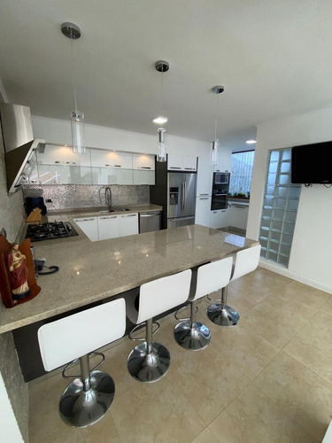 Imagen 9 de 13 de Vendo Casa En Urbanización Los Naranjos