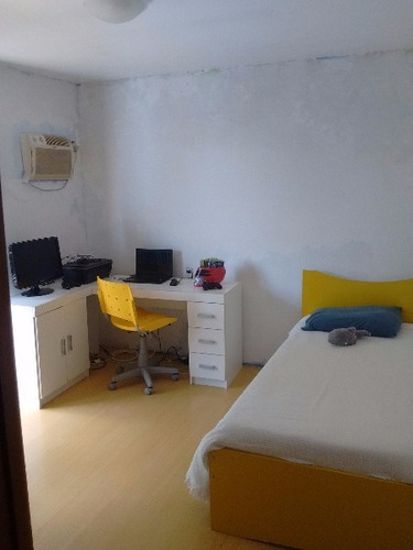 Casa Em Cavalhada Com 3 Dormitórios - Mi17164