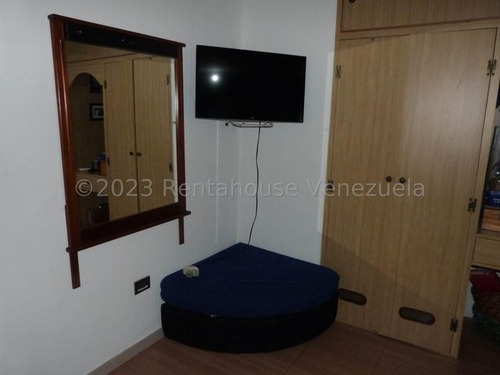 Apartamento Con Excelente Mantenimiento Y En Edificio En Muy Buenas Condiciones San Luis 24-9708 - Jca