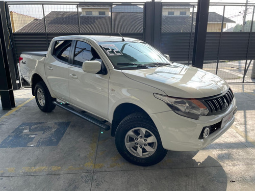 Mitsubishi L200 Triton Sport GL 4X4 2.4 16V Mivec Turbo Dies. Mec.