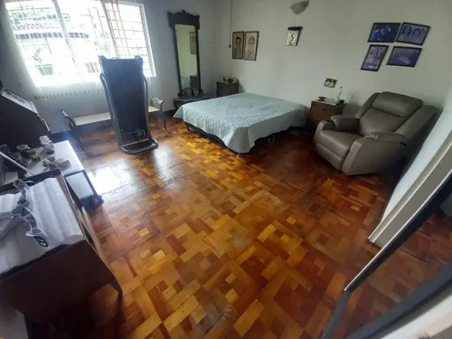 Casa En Venta En Los Colores. Cod V12695