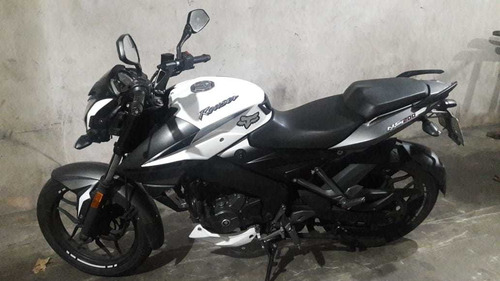 Bajaj Rouser Ns200