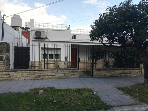 Imagen 3 de 30 de Casa Americana En Padua 3 Ambientes