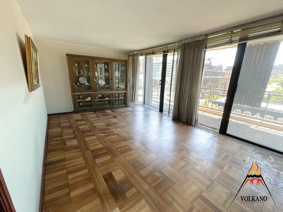 Imagen 2 de 21 de Se Vende Departamento De 160 Metros Con Estacionamiento