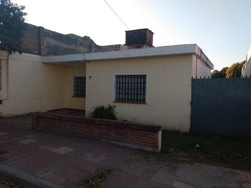 Imagen 3 de 7 de Amplio Patio!- Casa 2 Dorm. B° San Nicolas-
