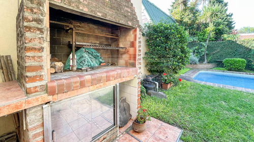 Chalet 3 Dormitorios Venta - Olivos-golf
