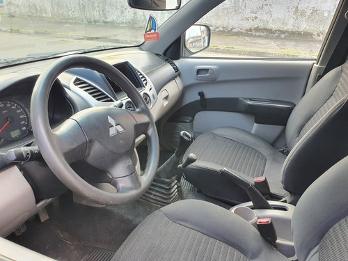 Imagem 6 de 6 de Mitsubishi L200 2016 3.2 Triton Gl Cab. Dupla 4x4 4p