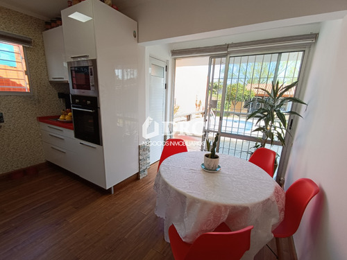 Preciosa Casa Muy Cerca De La Playa, En Inmejorable Estado.
