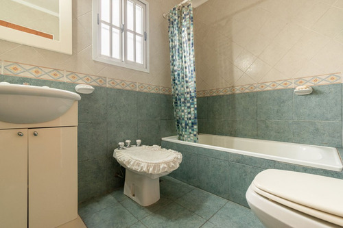 Venta Casa 4 Ambientes Parque Y Cochera Haedo Sur