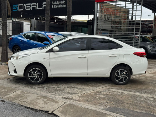 Toyota Yaris 1.5 Core At Sedan Cvt
