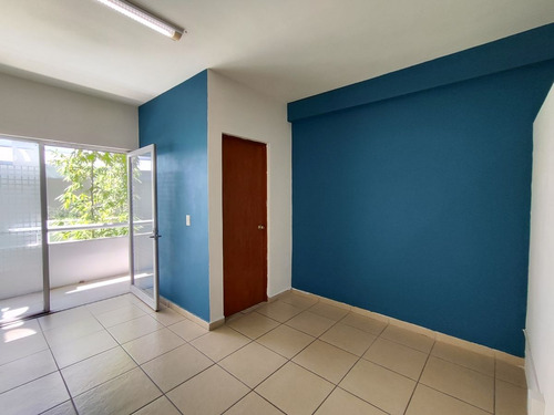 Local Comercial En Venta En Plaza Comercial En Carretera A Tlacote