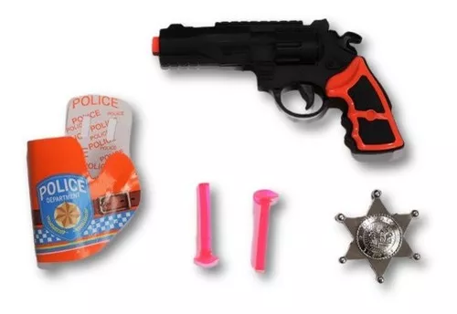 Rapaz usa arma de brinquedo como adereço de carnaval e acaba