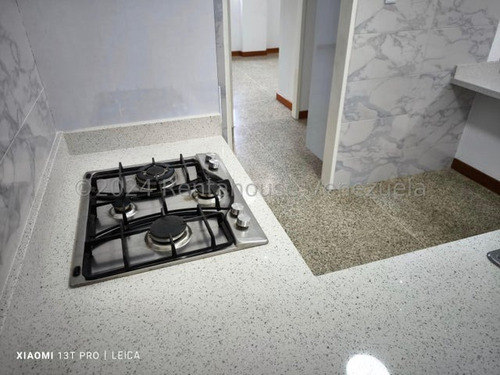 Apartamento En Alquiler En Horizonte 24-27430 Cs