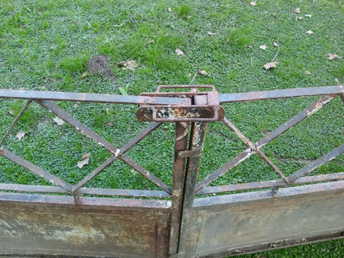 Portón 2 Hojas + Puertita + Rejas Garage Frente 10.65 Mts. (Usado)