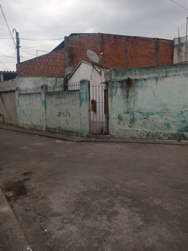 Terreno Com Uma Casa De 4 Cômodos E Um Sobrado De 3 Comodos
