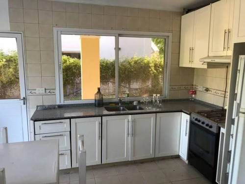 Imagen 4 de 15 de Muy Linda Casa En El Barrio Santa Maria De Los Olivos