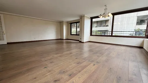 Renovado Grandes Ventanales / Sin Terraza