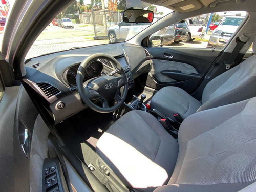 Imagem 8 de 15 de Hyundai Hb20 S Comfort 1.0 Flex 2015