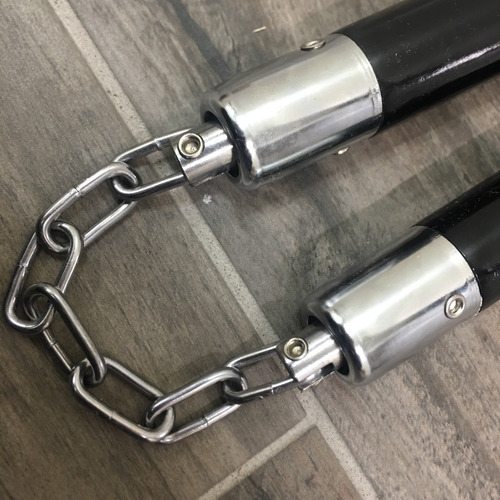 Imagen 4 de 8 de Nunchakus Chacos Cadena Con Rodillo Artes Marciales 1001 V2