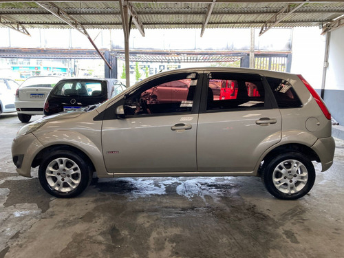 Ford Fiesta 1.6 MPI CLASS HATCH 8V FLEX 4P MANUAL