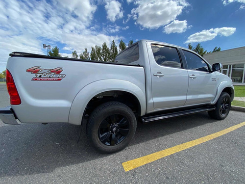 Toyota Hilux 3.0 Cd Srv Cuero I 171cv 4x4 2011