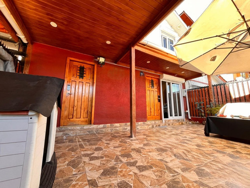 Excelente Casa Ubicada En El Corazón De Pedro Aguirre Cerda