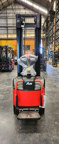 Apilador Electrico Hangcha De 1.5 T Y 2.0 T Finan Un Año