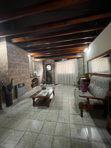 Ph Tipo Casa De Cuatro Ambientes En Planta Baja En Piñeyro