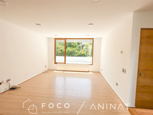 Casa En Venta De 6 Dorm. En Lo Barnechea