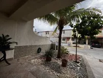 Comprar Hermoso Townhouse En El Manantial De Los Robles, Los Robles Isla De Margarita 