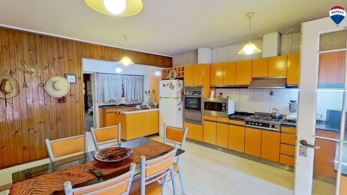 Venta Casa 5 Amb Cochera Patio Castelar Norte.