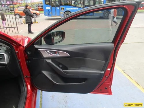 Mazda 3 TOURING 2000CC AT AA