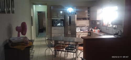 Casa Térrea Com Sobrado Fundos