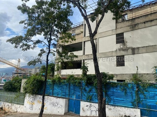 Imagen 3 de 8 de Terreno Comprendido Por 3 Propiedades En Venta - Urb Las Mercedes-mls#22-6083