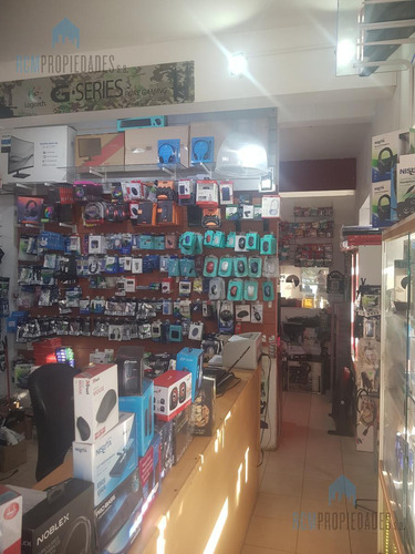 Locales Y Propiedad De 5 Ambientes. Ideal Inversor