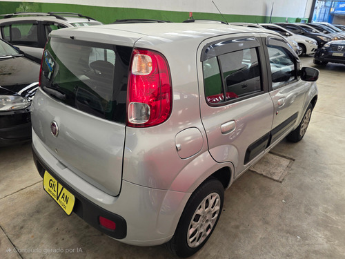 Fiat Uno Uno Vivace 1.0 8V (Flex) 4p