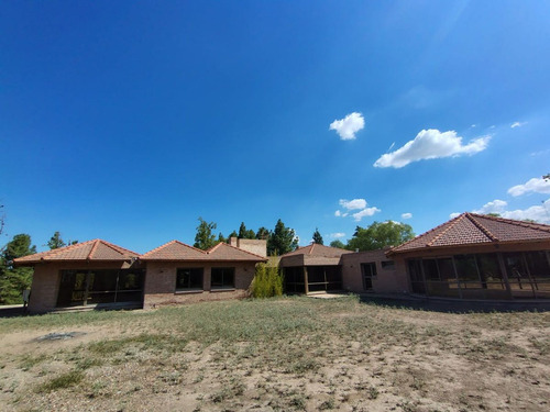 Se Vende Casa En Barrio La Colina,chacras De Coria