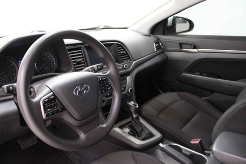 Imagen 9 de 15 de Hyundai Elantra 2017 4 Cilindros